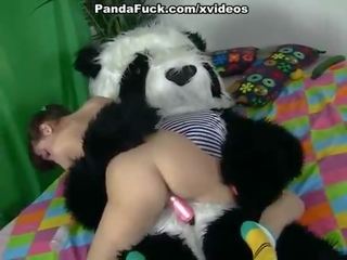 Sedusive שחרחורת mademoiselle מפתה panda דוב